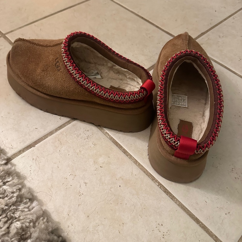 Ugg platform Tasman women’s 8 slipper shoe🤩